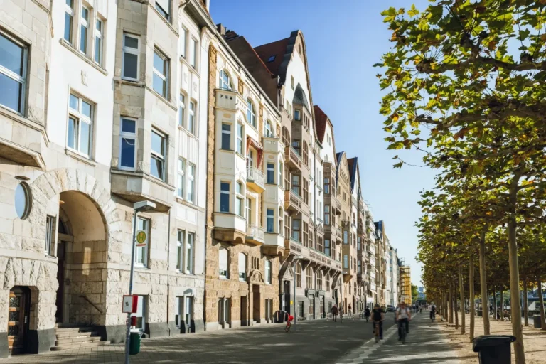 Häuserfront in Düsseldorf